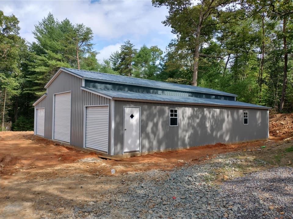 Fully Vertical Traditional Enclosed Barn 40' x 51' x 12'
